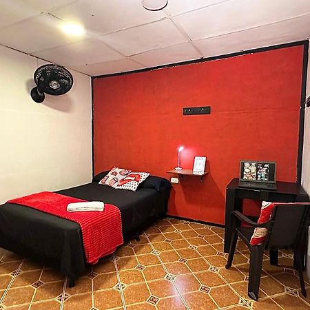 Casa Egos Pop Laureles Hotel Medellin Exterior photo
